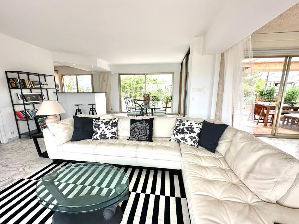 Panoramic Sea View Penthouse With Jacuzzi And 450 Sqm Terrace Daire Antibes Dış mekan fotoğraf